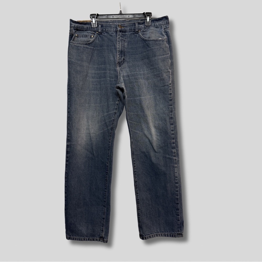 Chaps Men’s Medium Wash Straight Fit Jeans